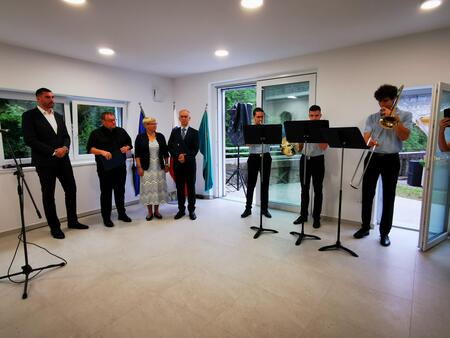 Zalog 11A_predaja namenu (Tanja V. Karlo) (1)